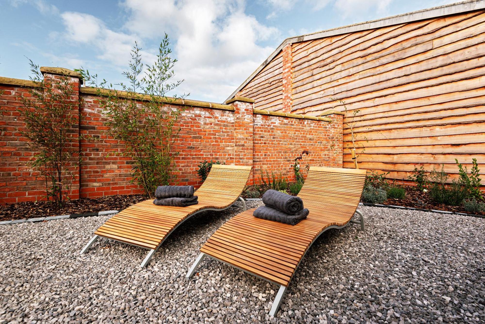 Pigeon House - Unique Barn With Private Garden, Hot Tub And Wood Burner Villa Shrewsbury Dış mekan fotoğraf