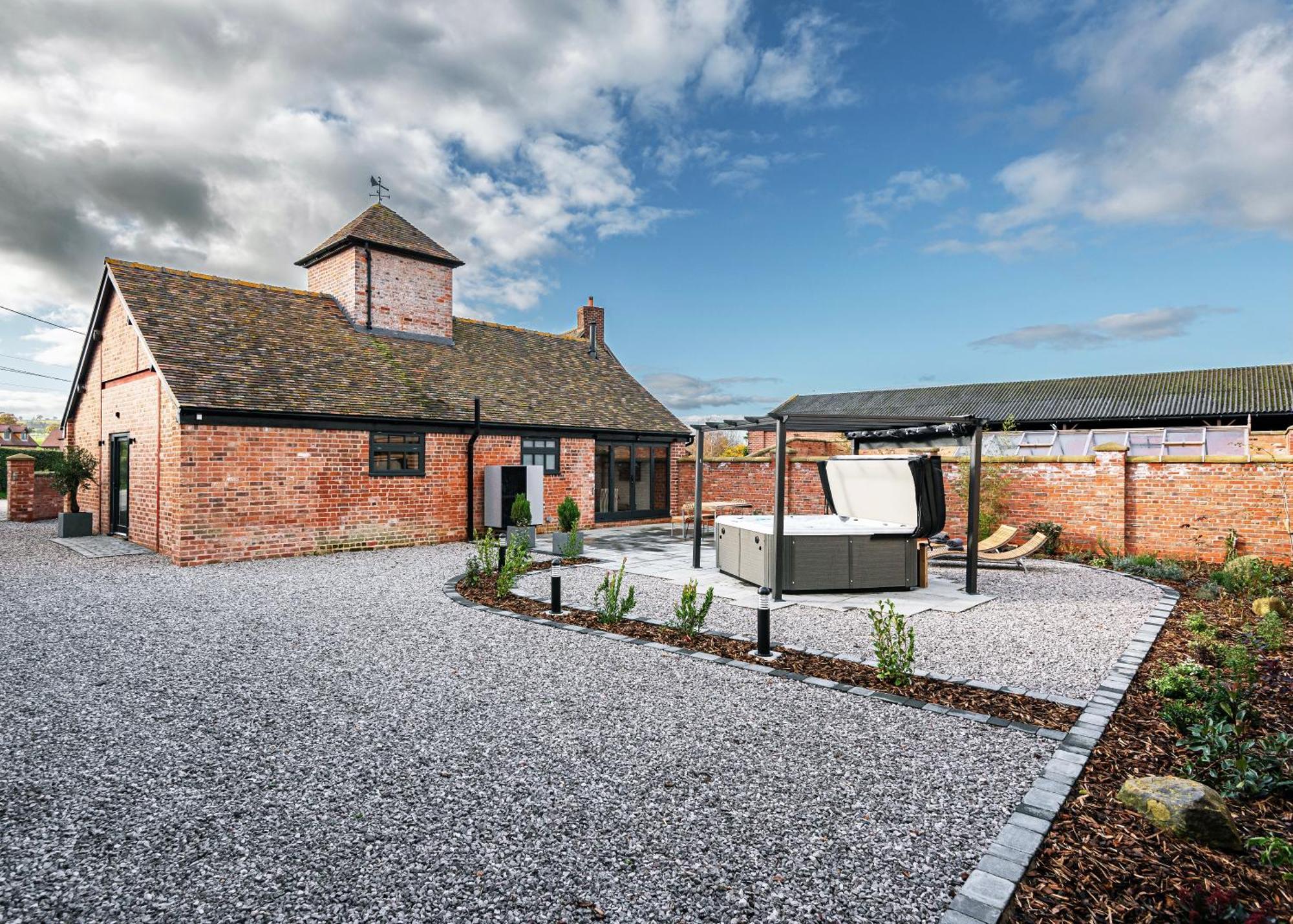Pigeon House - Unique Barn With Private Garden, Hot Tub And Wood Burner Villa Shrewsbury Dış mekan fotoğraf