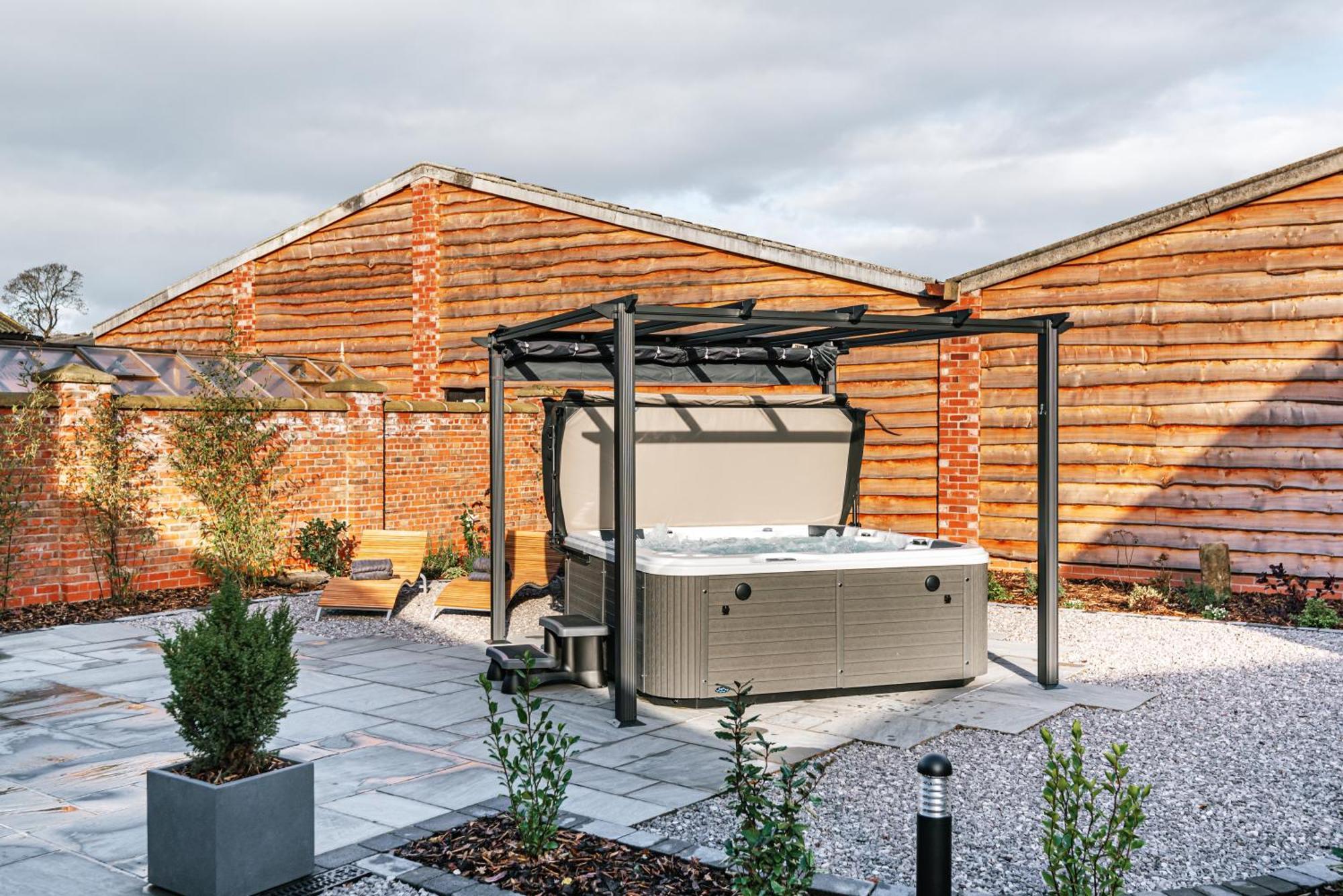 Pigeon House - Unique Barn With Private Garden, Hot Tub And Wood Burner Villa Shrewsbury Dış mekan fotoğraf